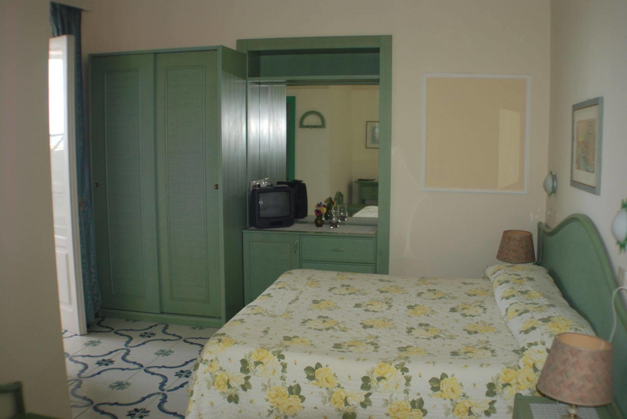 Hotel La Palma Sant'Angelo  Exterior photo